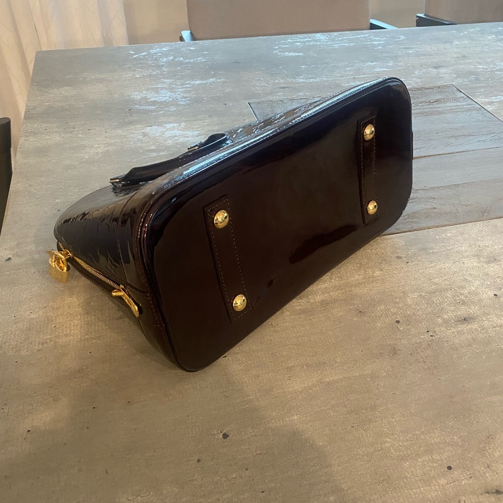Louis Vuitton Wine Alma bag - Picture 4 of 7